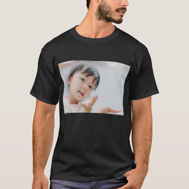 Create your own favorite pictures T-Shirt (Vorderseite)