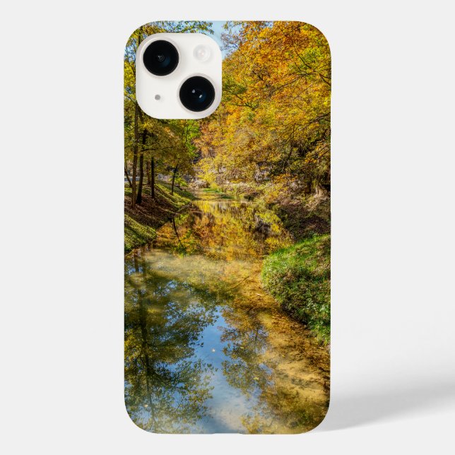 Creek Autumn Reflections Vertikal Case-Mate iPhone Hülle (Rückseite)