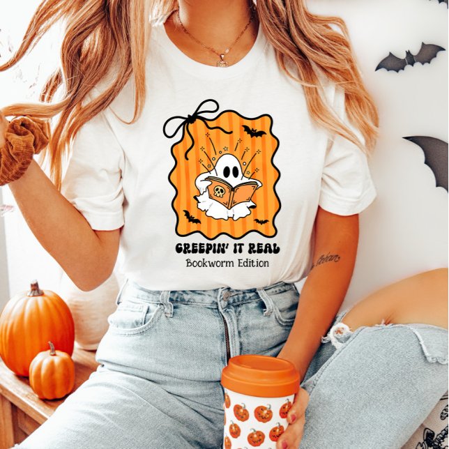 Creepin It Real Bookworm Ghost Retro Halloween Bow T-Shirt (Von Creator hochgeladen)
