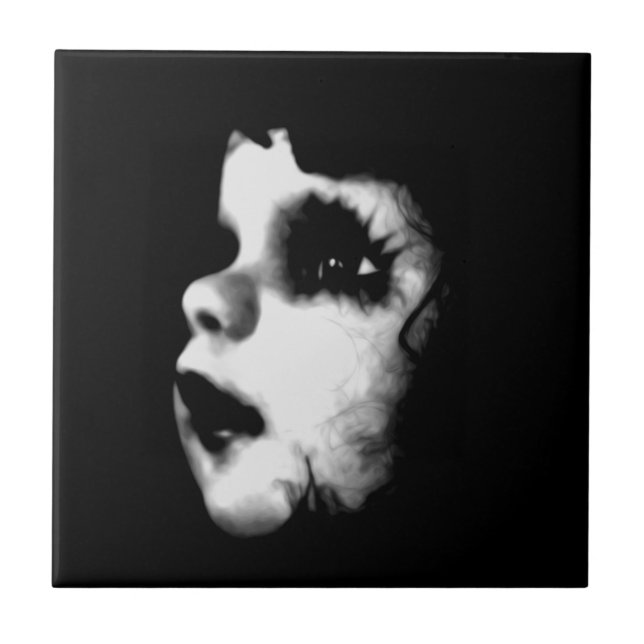 Creepy Doll Face Fliese (Vorderseite)