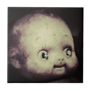 Creepy Doll Fliese