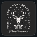 Creepy gothic Christmas Rentier Skelett Quadratischer Aufkleber<br><div class="desc">Cremefarbene Weihnachtsrentierskelette Hirschkopf lustige Urlaubswünsche frohe Weihnachten dunkle akademische Retro Vintage schwarz-weiß gothischen ästhetischen Aufkleber Pack Geschenke Dekoration.</div>