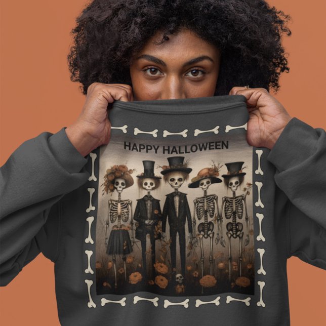 Creepy Skeleton Family Happy Halloween Sweatshirt (Von Creator hochgeladen)