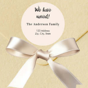 Creme beige wir haben neue Adresse verschoben Runder Aufkleber