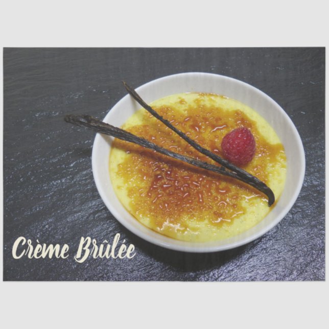 Creme brulae auf Tonschiefer mit Himbeere und Vani Seidenpapier (Vorderseite)