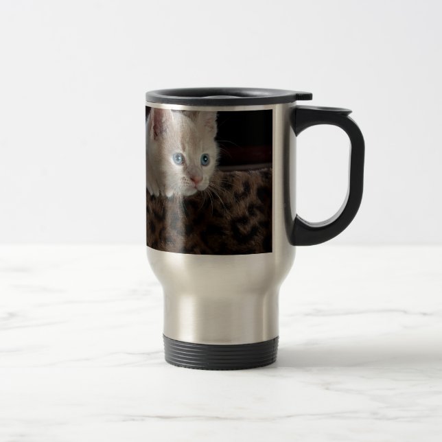 Creme Kitten mit schönen blauen Augen Reisebecher (Rechts)