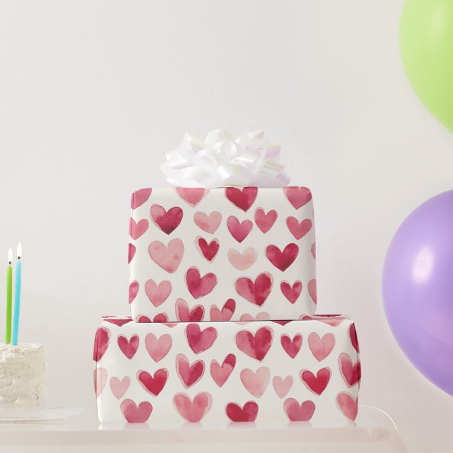 Creme Mädchenhaft Rosa Rote Herzen Geburtstag Geschenkpapier (Partygeschenke)
