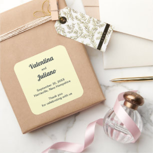 Creme mit Schiefertext Hochzeit Quadrat Gefallen A Quadratischer Aufkleber