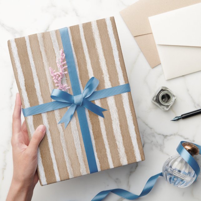 Creme- und brauner Geburtstag Geschenkpapier (Schenken)