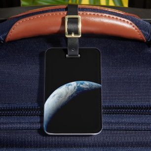 Crescent Earth wurde von der Apollo 4 Mission über Gepäckanhänger