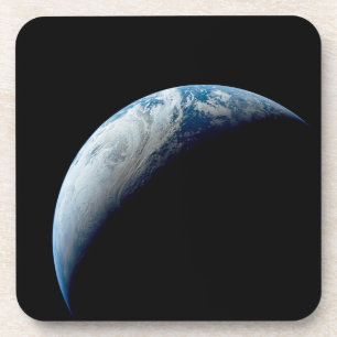 Crescent Earth wurde von der Apollo 4 Mission über Getränkeuntersetzer