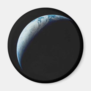 Crescent Earth wurde von der Apollo 4 Mission über Magnet