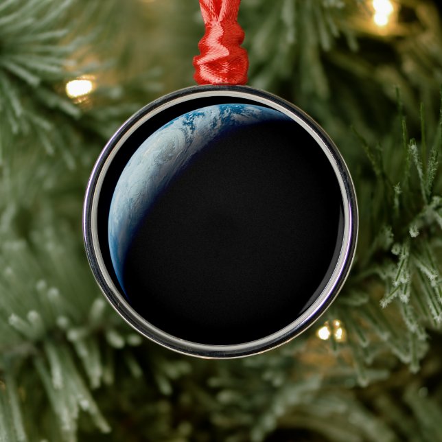 Crescent Earth wurde von der Apollo 4 Mission über Ornament Aus Metall (Baum)