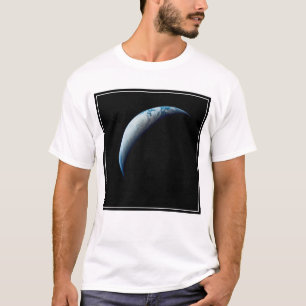 Crescent Earth wurde von der Apollo 4 Mission über T-Shirt