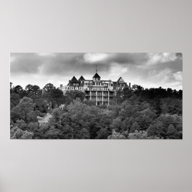 Cresent Hotel Poster (Vorne)
