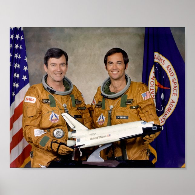 Crew des Raumschiffs Columbia (STS-1) Poster (Vorne)