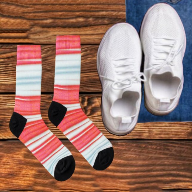 Crew Socken (These pink, striped crew socks, are a fun, way to express your style!)