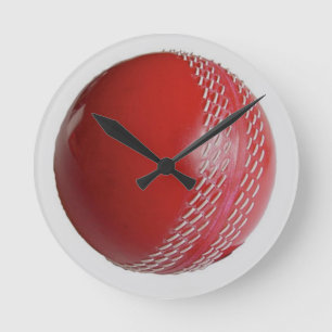 Cricket Ball Red passen sich Ihrem Namen an Runde Wanduhr