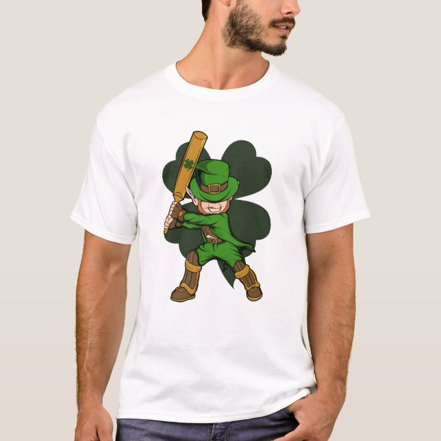Cricket Player Leprechaun St. Patrick's Day T-Shirt (Vorderseite)