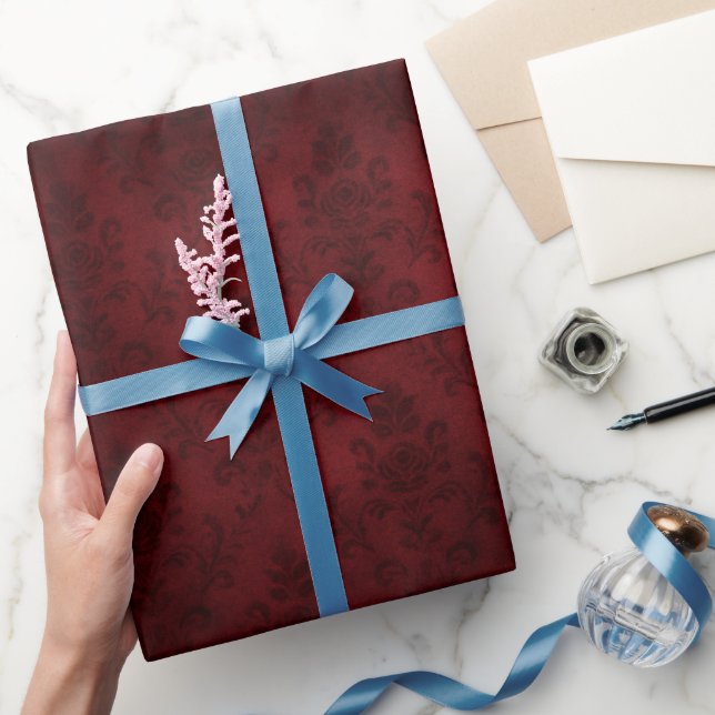 Crimson Nocturne Bloom Viktorianisch Geschenkpapier (Schenken)