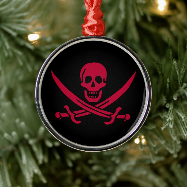 Crimson Skull & Schwerter Pirate Fahne von Calico  Ornament Aus Metall (Baum)
