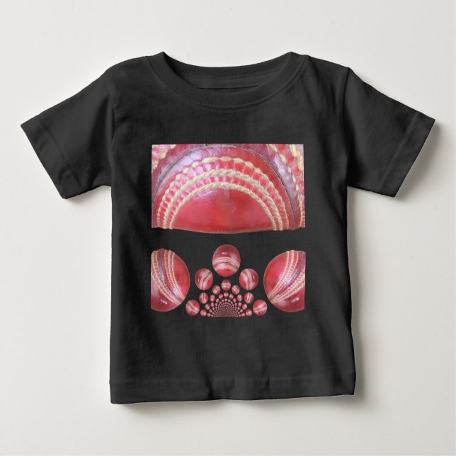 Crimson Spin - Ein wunderschöner Red Cricket Ball  Baby T-shirt (Vorderseite)