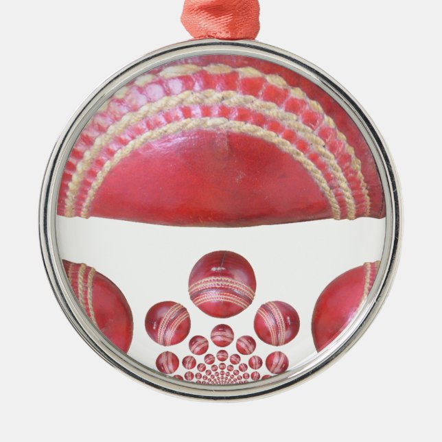 Crimson Spin - Ein wunderschöner Red Cricket Ball  Silbernes Ornament (Vorne)