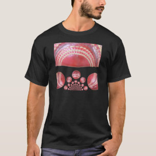 Crimson Spin - Ein wunderschöner Red Cricket Ball T-Shirt