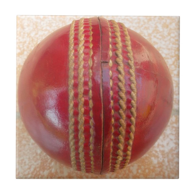 Crimson Stitch Focus: Nahes Up of Cricket's Heart Fliese (Vorderseite)