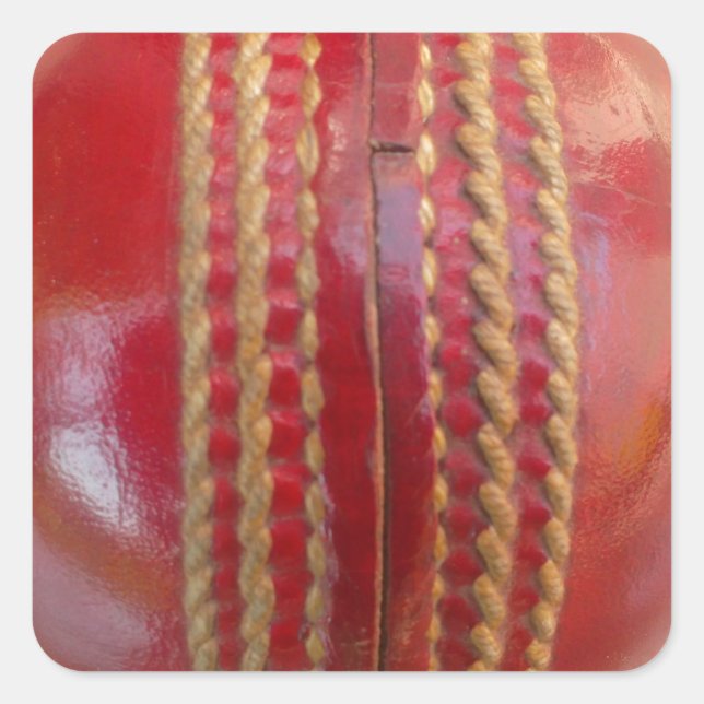 Crimson Stitch Focus: Nahes Up of Cricket's Heart Quadratischer Aufkleber (Vorderseite)