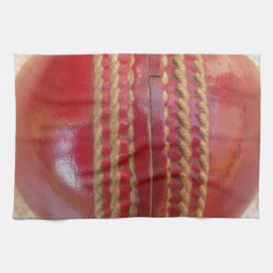 Crimson Stitch Fokus: Nahaufnahme von Crickets Her Küchentuch