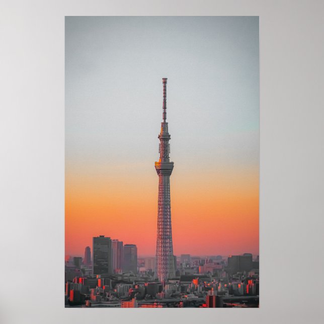 Crimson Tower: Tokyo Skytree at Dusk Poster (Vorne)