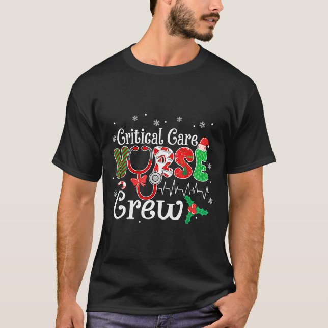 Critical Care Nurse Crew Stethoscope Santa Hat Chr T-Shirt (Vorderseite)