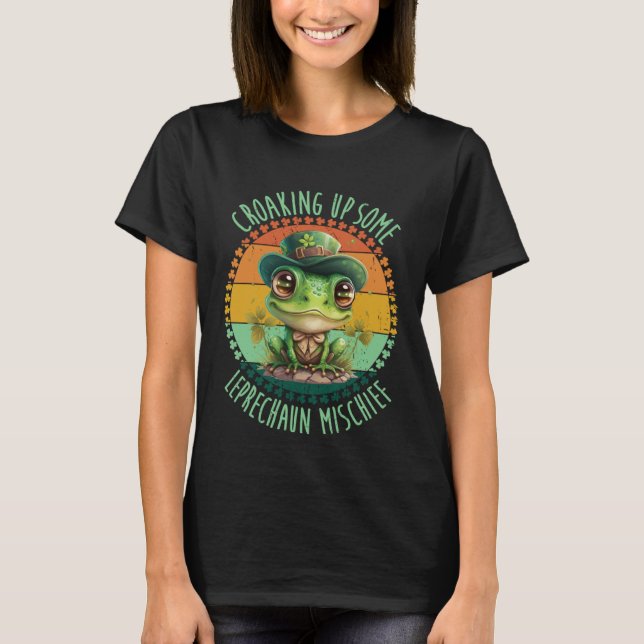 Croaking Up Some Leprechaun Mischief  St Patrick s T-Shirt (Vorderseite)