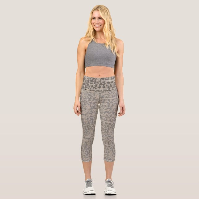 Crochet Embroidery Creation Capri Leggings (Vorderseite)