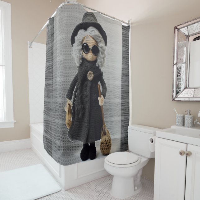 Crochet Lady schwarzes Kleid und Hut braune Tasche Duschvorhang (Beispiel)