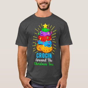Crocin um den Weihnachtsbaum Funny Xmas Pajama T-Shirt