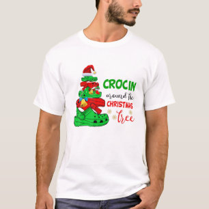 Crocin um den Weihnachtsbaum mit Schneeflocken X T-Shirt