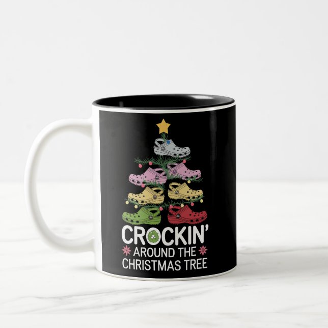 Crockin' um den Christbaum Zweifarbige Tasse (Links)