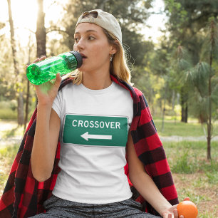 Crossover-Straßenschild Grüner Highway-Stil Richtu T-Shirt