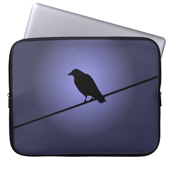 Crow auf einem Telefonkabel Laptopschutzhülle (Vorderseite)