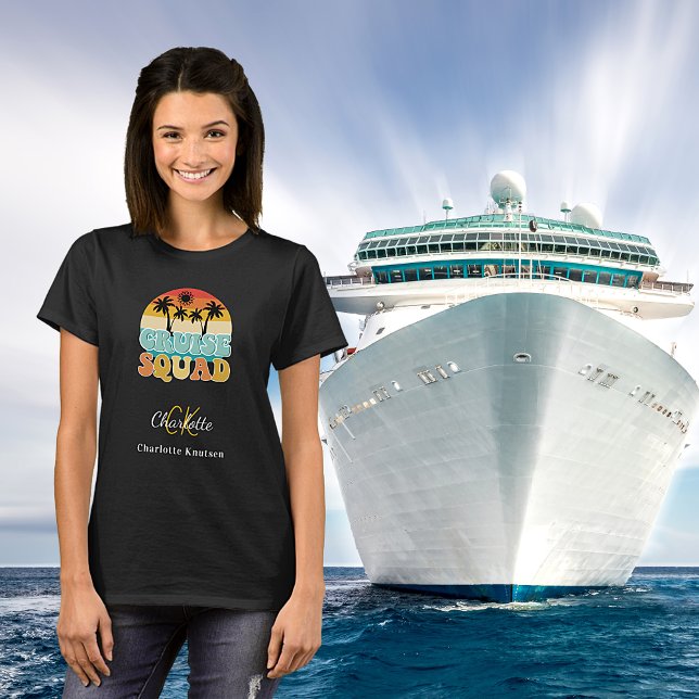 Cruise Squad schwarzer Retro-Monogramm-Name T-Shirt (Von Creator hochgeladen)
