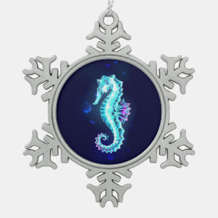 Crystal Ice Seepferd auf blauem Hintergrund Schneeflocken Zinn-Ornament