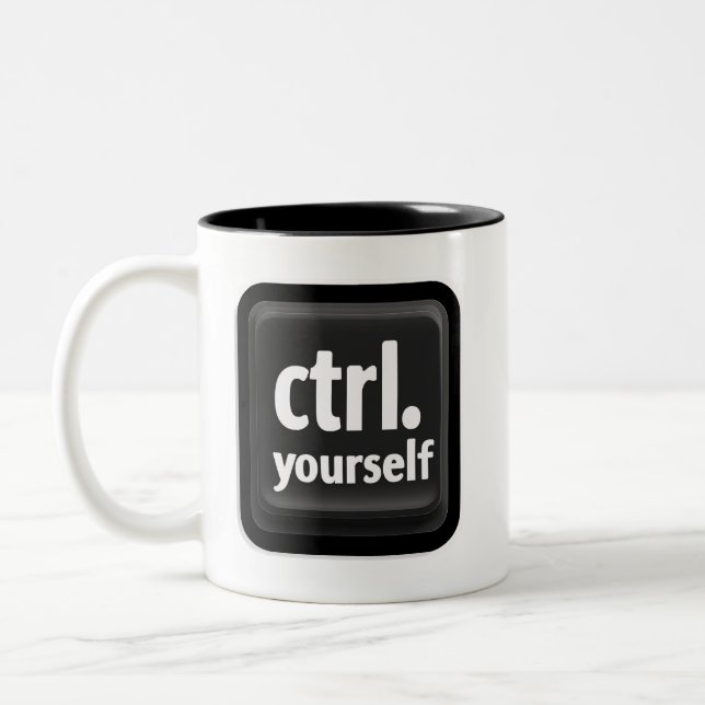 „Ctrl Yourself“-Tastendesign – Minimalistischer Mo Zweifarbige Tasse (Links)