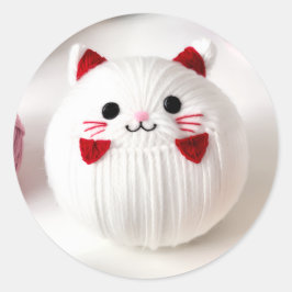 Cuddle Me Up Cozy Cat Portrait Runder Aufkleber