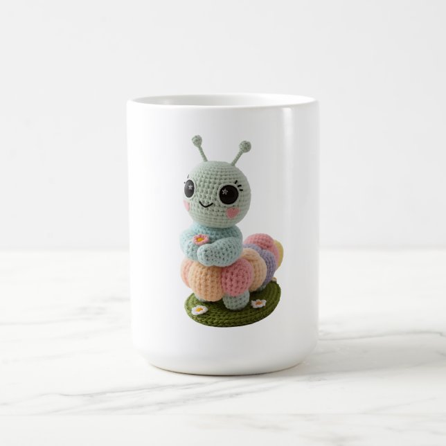 Cuddly Caterpillar A Whimsical Crochet Friend T-Sh Kaffeetasse (Mittel)
