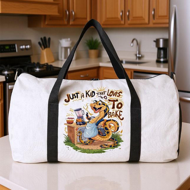 Culinary Serpent: A Snake in an Apron Duffle Bag (Von Creator hochgeladen)