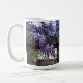 Cup with wisteria vine kaffeetasse