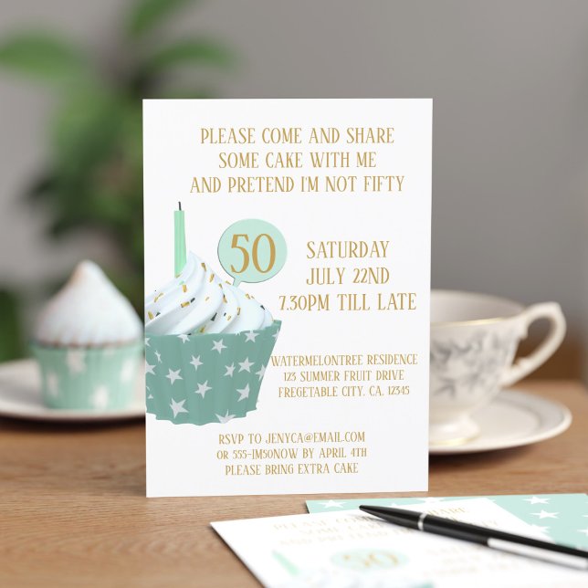 Cupcake 50. Geburtstagsparty Einladung (Add your age and party details to this cute cupcake birthday invitation)