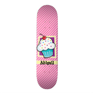 Cupcake auf rosa und weiße Streifen Skateboard
